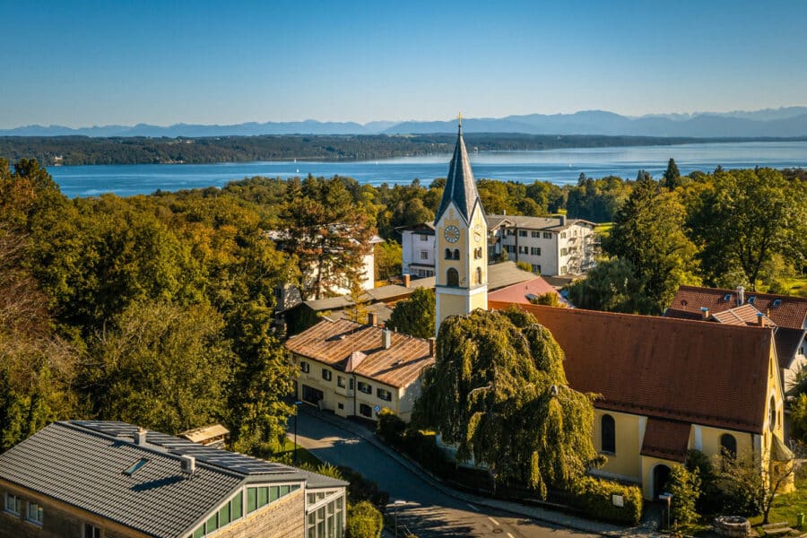 Blick auf die Stadt Feldafing