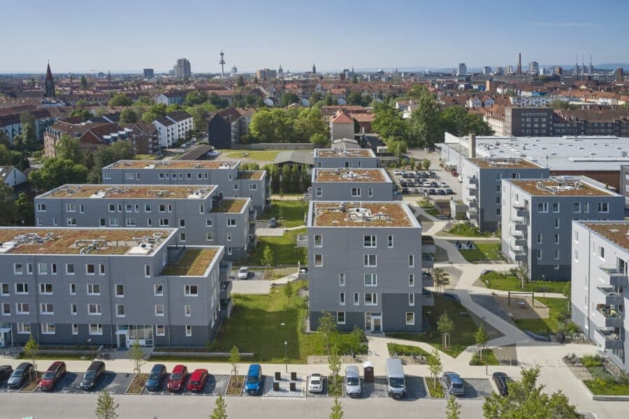 IM GESPRÄCH MIT EKKEHARD VOGT: Siedlung aus Holz