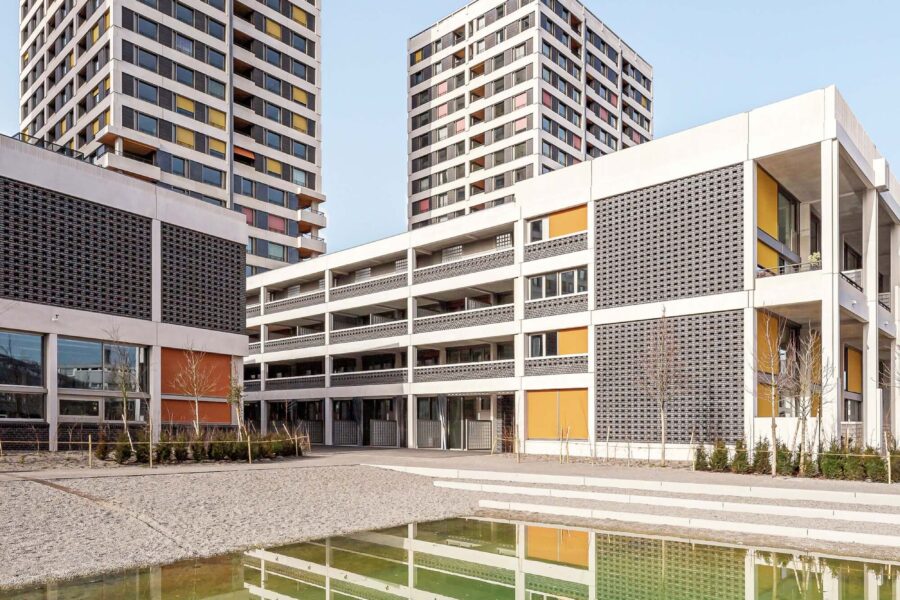 Architektur mit Sonnenschutz gestalten: Wohnerlebnis in luftiger Höhe