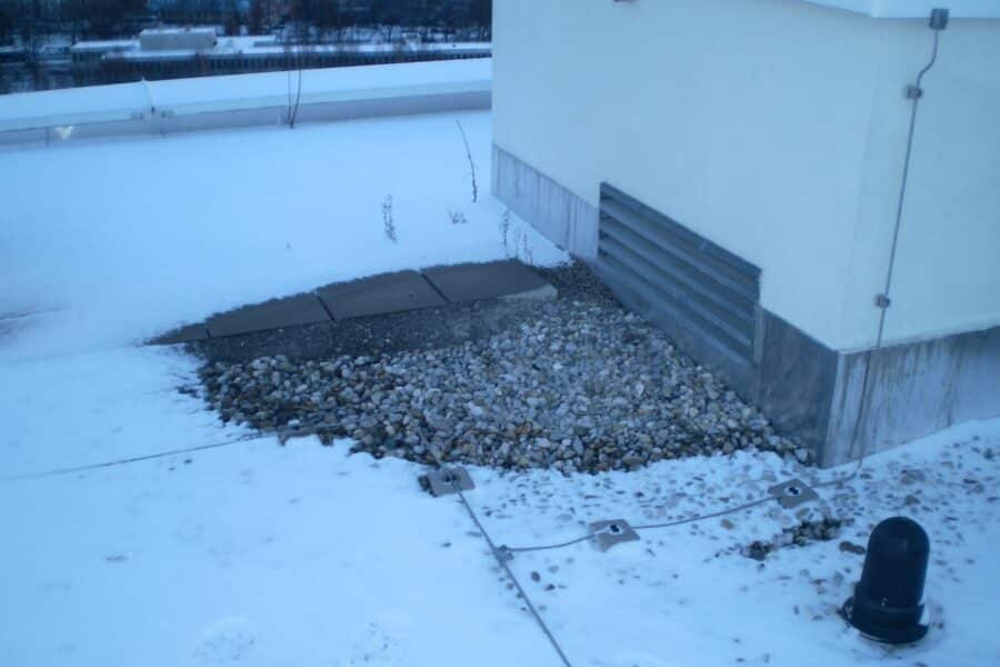 Rauchableitung und Lüftung im Aufzugsschacht: Energieeffiziente Brandschutzmaßnahmen