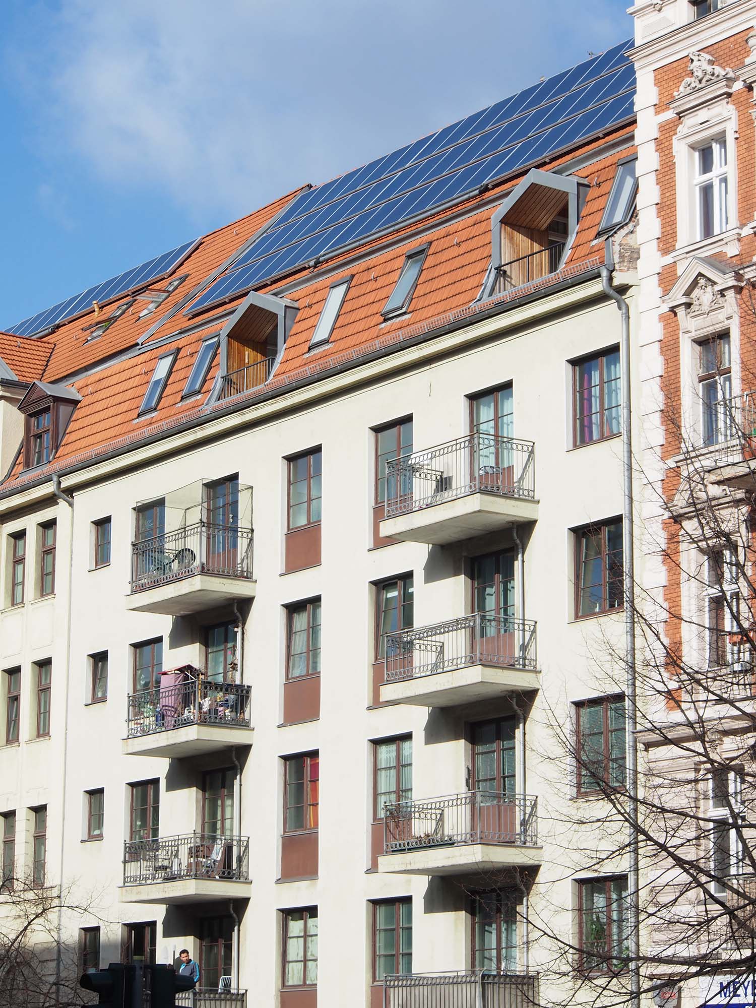 Wer Mieterstrom z. B. über die Photovoltaikanlage auf dem Mehrfamilienhaus anbietet, muss nach dem EuGH-Urteil vom 28.11.2024 genau prüfen, ob er von der Rechtsprechung betroffen ist.