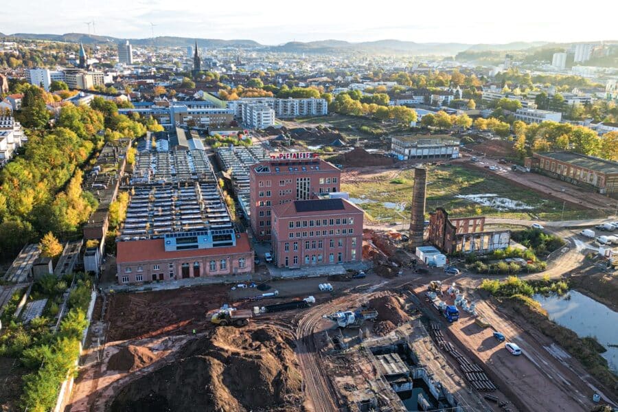 Das Pfaff-Quartier in Kaiserslautern entwickelt sich zum klimaneutralen Modellquartier. Hier im Bild das alte Verwaltungsgebäude.