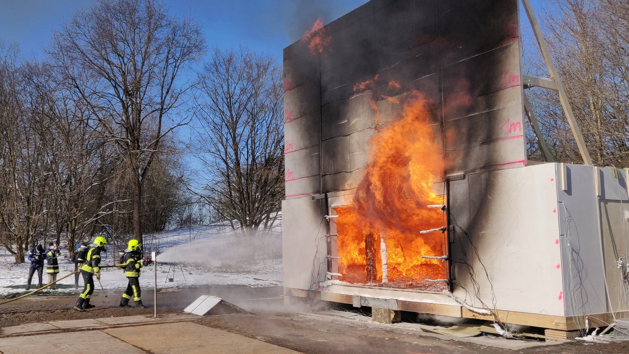 Brandschutztechnisch sicheres Bauen im mehrgeschossigen Holzbau: Wissenstransfer durch TIMpuls Dissemination