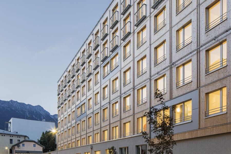 Gästehaus aus Holzelementen für Studierende und Lehrende: Ein Zuhause auf Zeit